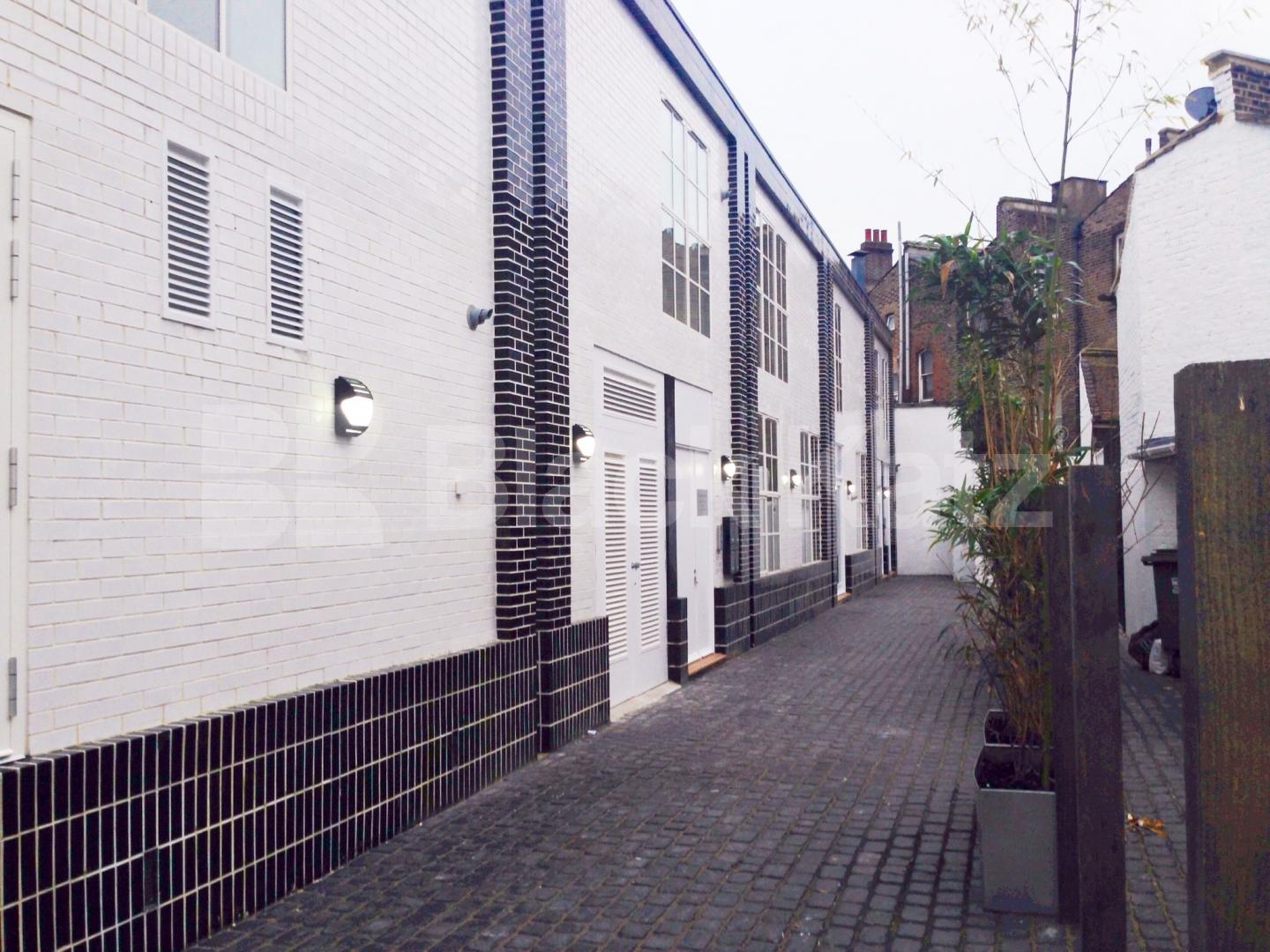 			UNDER OFFER , 2 Bedroom, 1 bath, 1 reception Penthouse			 Station Rise, Tulse Hill